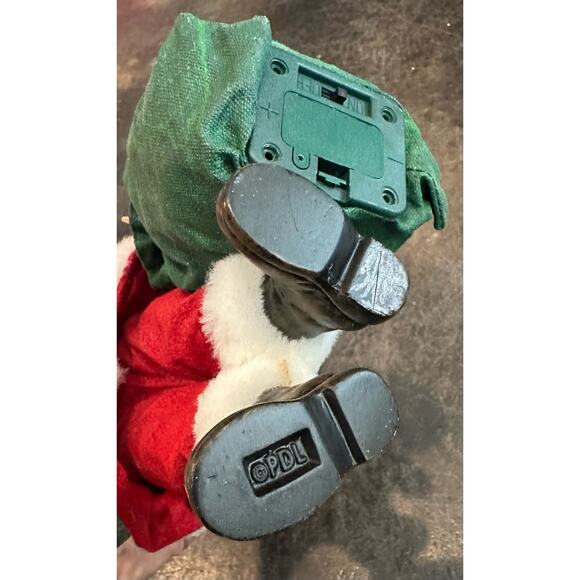 Dept 56 Possible Dreams Santa "Lighting the Way" 2006 57.71248 Clothtique Works - Picture 11 of 16